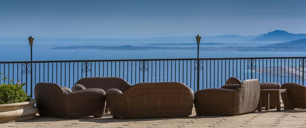 Domaine Du Mont Leuze Villa Villefranche-sur-Mer Bagian luar foto